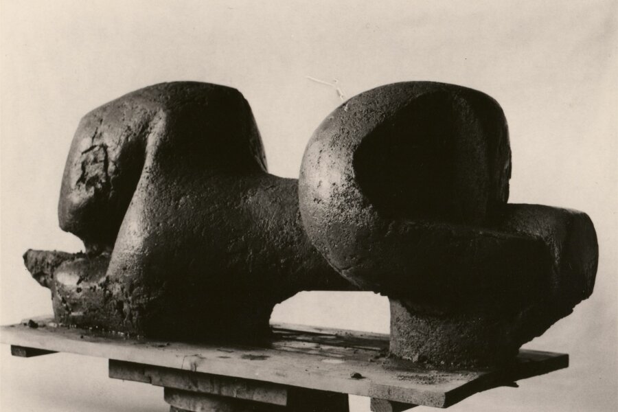 Jiří Myszak, Žal, šamot, délka cca 110 cm